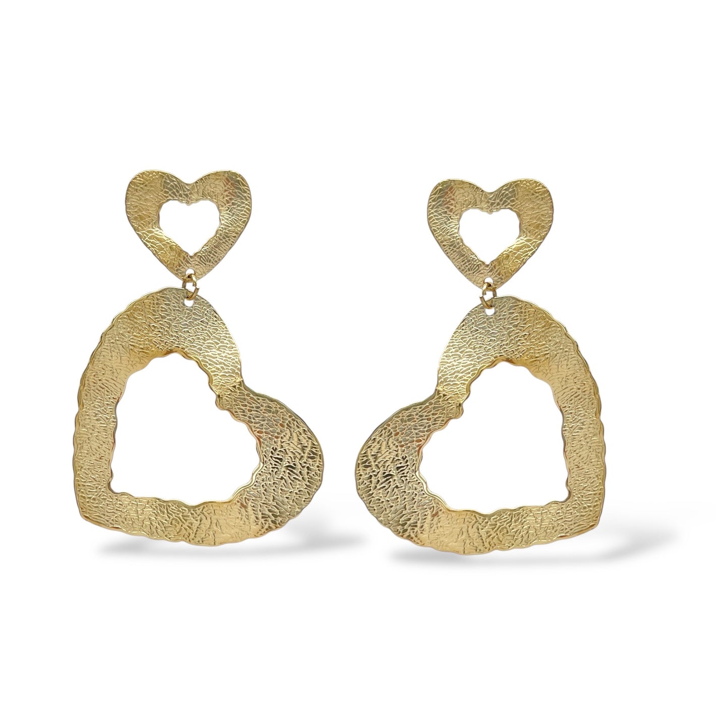 Orecchini cuori pendenti a texture ammaccata