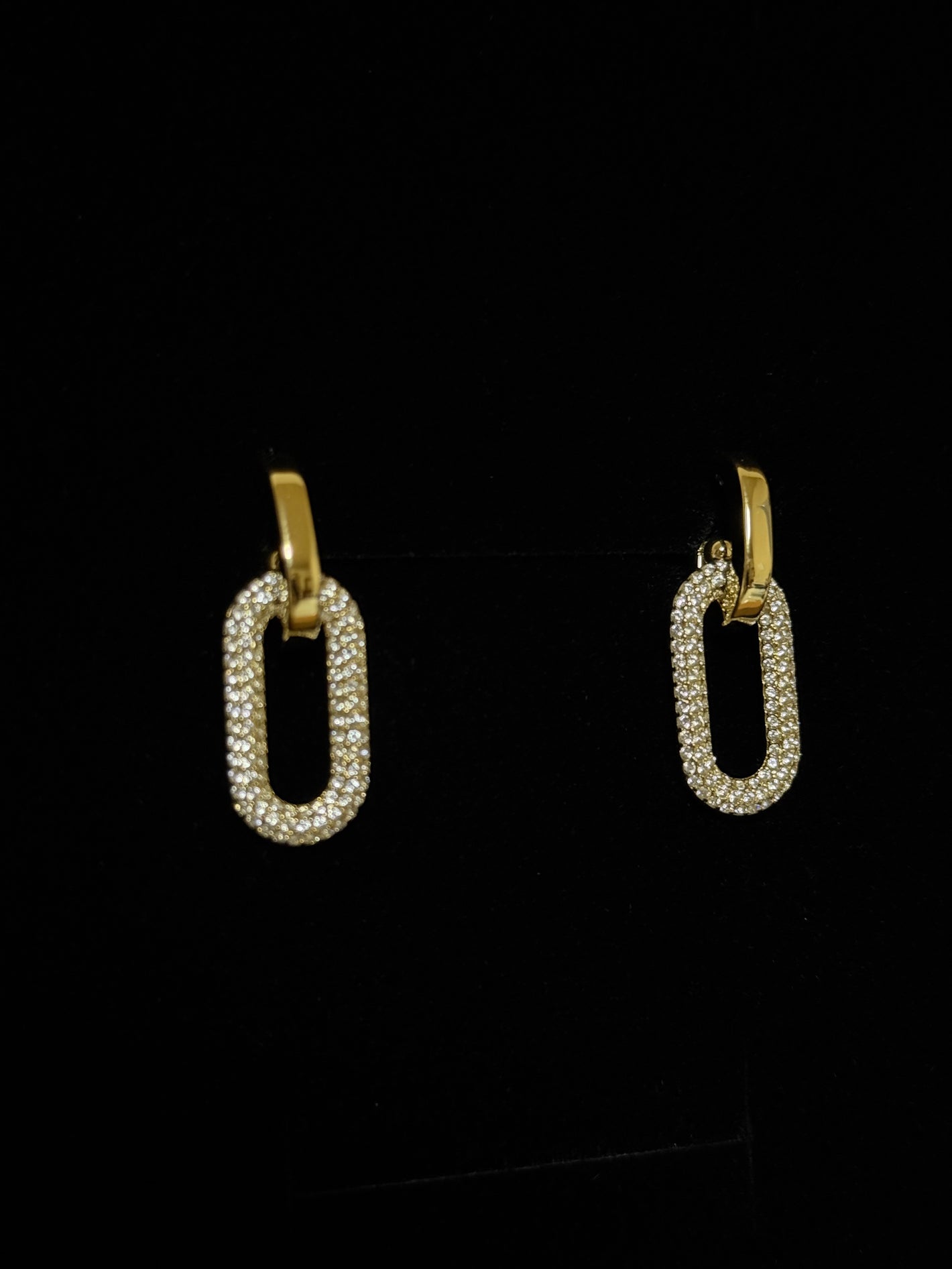Orecchini con pendenti diamantati