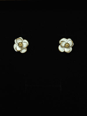 Orecchini fiori d'acrilico