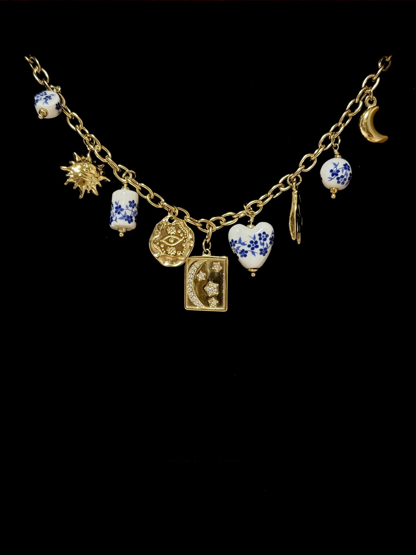 Collana tema lunare e porcellana