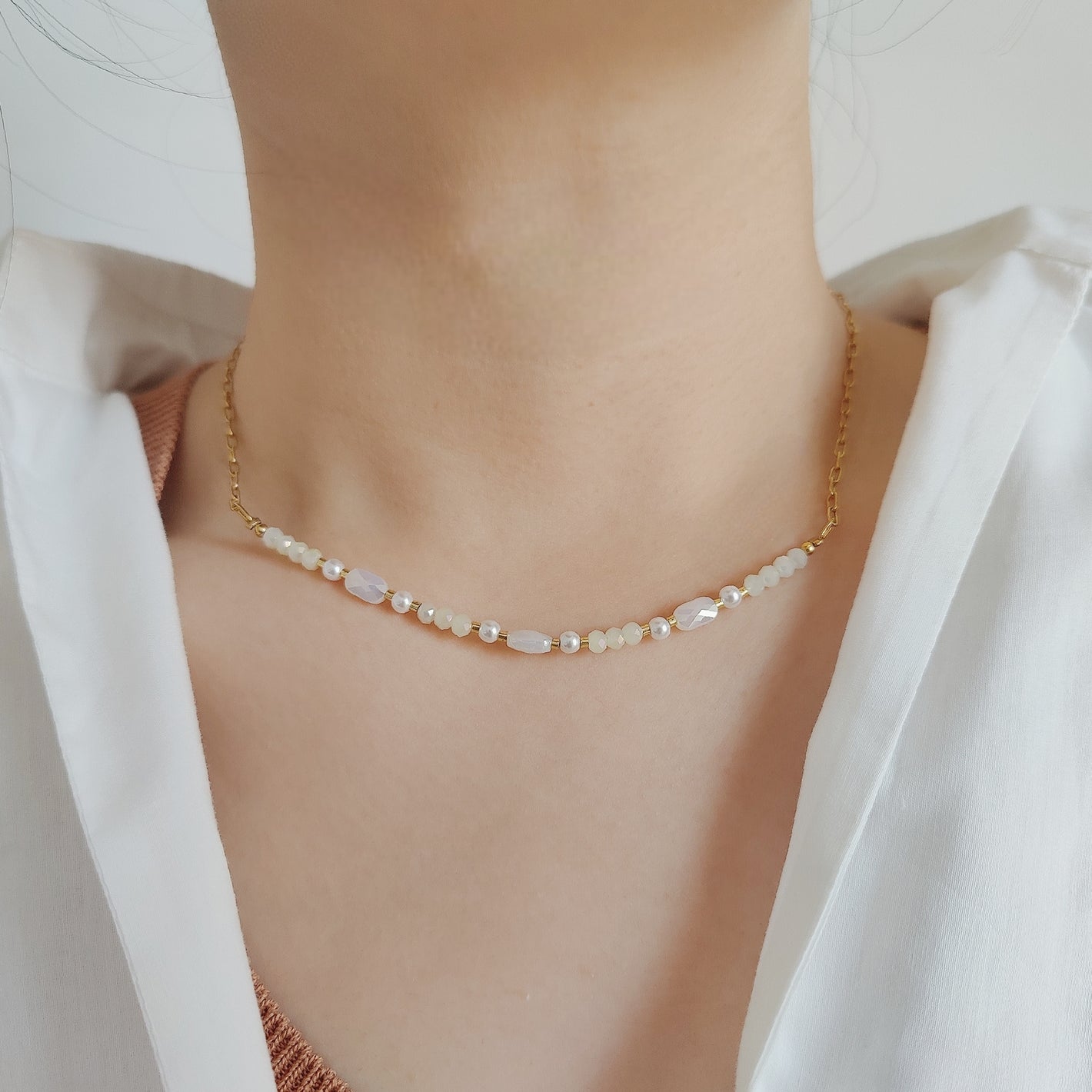 Collana di cristalli bianchi a taglio misto