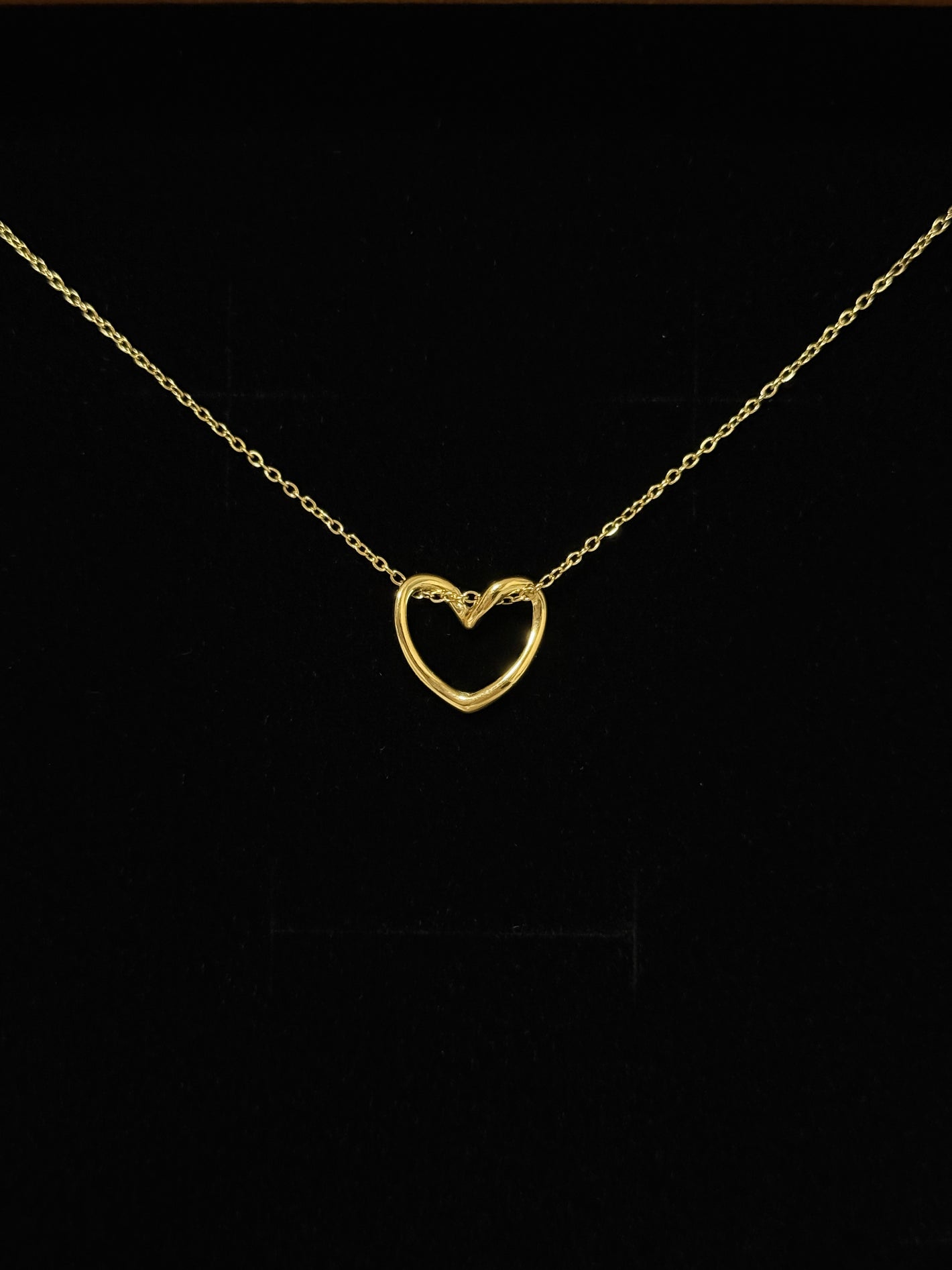 Collana a cuore intrecciato con catenina