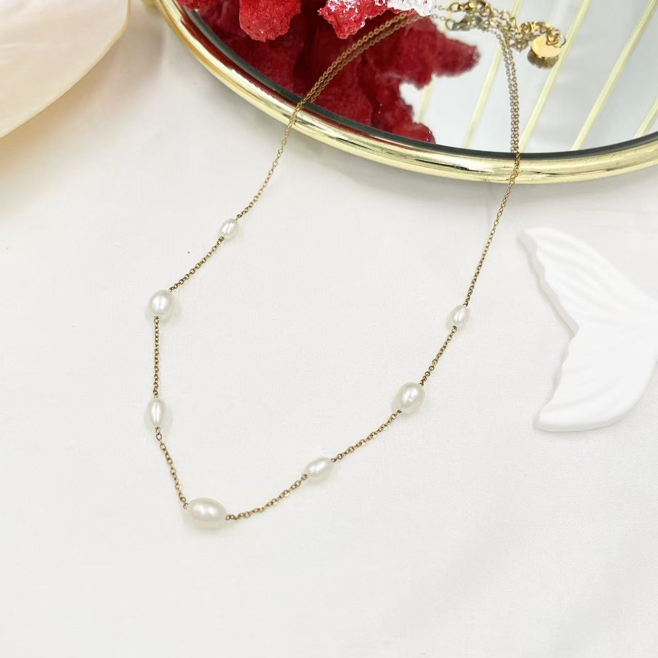 Collana spezzati di perle irregolari